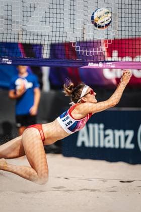 Beach volleyball women Allianz German Beach Tour 2024 Tourstop Kühlungsborn 2 15 08 2024 Larissa Claaßen plays the ball Kühlungsborn beach at the pier Mecklenburg Western Pomerania Germany