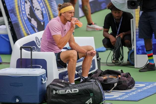 August 15, 2024, Mason, Ohio, U.S: Alexander Zverev (GER) prepares to start ThursdayÃ¢â‚¬â ¢s round of the Cincinnati Open at the Lindner Family Tennis Center , Mason, Oh. Mason USA - ZUMAs304 20240815_zaf_s304_046 Copyright: xScottxStuartx