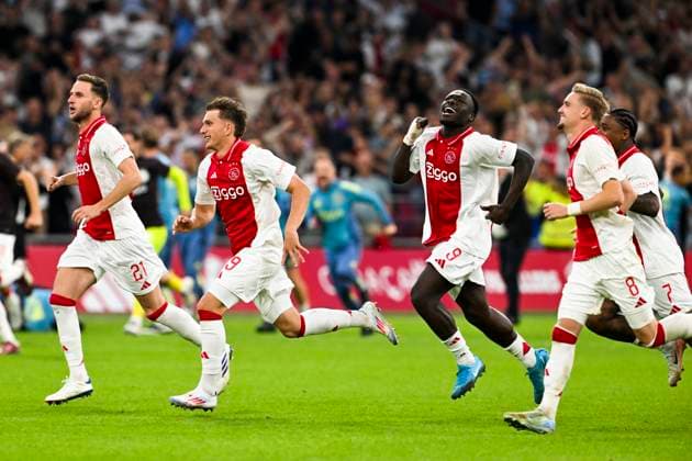 AMSTERDAM - Ajax players cheer after winning the penalty shootout (13-12) during the 3rd qualifying round UEFA Europa League match between Ajax and Panathinaikos at the Johan Cruijff ArenA on August 15, 2024 in Amsterdam. ANP OLAF KRAAK Ajax Amsterdam v Panathinaikos 2024 35 xVIxANPxSportx xxANPxIVx 506078342 originalFilename: 506078342.jpg