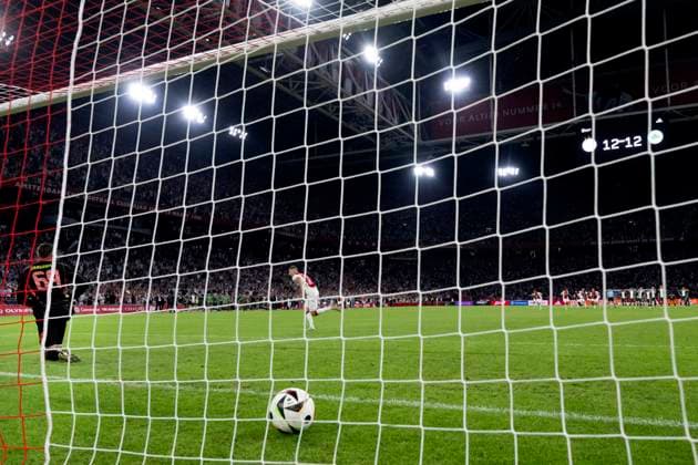 AMSTERDAM - Anton Gaaei of Ajax scores the winning penalty during the 3rd qualifying round UEFA Europa League match between Ajax and Panathinaikos at the Johan Cruijff ArenA on August 15, 2024 in Amsterdam. ANP OLAF KRAAK Ajax Amsterdam v Panathinaikos 2024 35 xVIxANPxSportx xxANPxIVx 506078491 originalFilename: 506078491.jpg