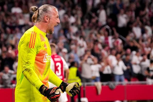 2024-08-15 AFC Ajax v Panathinaikos FC - UEFA Champions League Third Qualifying Round 2nd Leg AMSTERDAM, NETHERLANDS - AUGUST 15: Goalkeeper Remko Pasveer of AFC Ajax celebrates his sides win during the UEFA Champions League Third Qualifying Round 2nd Leg match between AFC Ajax and Panathinaikos FC at Johan Cruijff ArenA on August 15, 2024 in Amsterdam, Netherlands. (Photo by Patrick Goosen BSR Agency) Amsterdam Netherlands Content not available for redistribution in The Netherlands directly or indirectly through any third parties. Copyright: xBSRxAgencyx