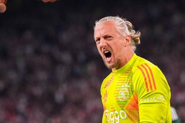 2024-08-15 AFC Ajax v Panathinaikos FC - UEFA Champions League Third Qualifying Round 2nd Leg AMSTERDAM, NETHERLANDS - AUGUST 15: Goalkeeper Remko Pasveer of AFC Ajax celebrating a deflected goal during the UEFA Champions League Third Qualifying Round 2nd Leg match between AFC Ajax and Panathinaikos FC at Johan Cruijff ArenA on August 15, 2024 in Amsterdam, Netherlands. (Photo by Patrick Goosen BSR Agency) Amsterdam Netherlands Content not available for redistribution in The Netherlands directly or indirectly through any third parties. Copyright: xBSRxAgencyx