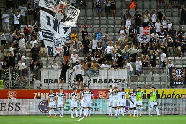 Renato Steffen, FCL, cheers in front of the fans, FC Lugano FK Partizan Belgrade, qualification Europa League, Football, 15 08 2024
