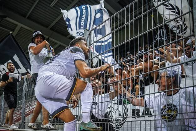 Football UEFA EURO LEAGUE 2024 2025 3rd qualifying round FC LUGANO SUI vs PARTIZAN BELGRAD SRB , Arena Thun, Switzerland Goal celebration after the 2 2 equalizer through the goal of Mohammed Abdullah Lugano 29 who climbed up the fence to the fans to celebrate Thun SUI Copyright: xJOERANxSTEINSIEKx