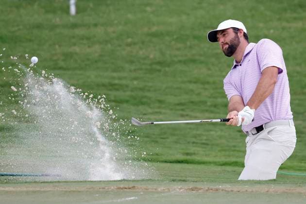 MEMPHIS, TN - AUGUST 15: Scottie Scheffler hits from a bunker on No. 17 during the first round of the FedEx St. Jude Championship, August 15, 2024 at TPC Southwind in Memphis, Tennessee. (Photo by Matthew Maxey Icon Sportswire) GOLF: AUG 15 PGA, Golf Herren FedExCup Playoffs - FedEx St. Jude Championship EDITORIAL USE ONLY Icon24081565
