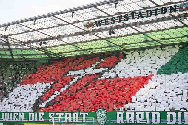 Rapid Wien fans choreo during UEFA Europa league Quali match, SK Rapid Wien - Trabzonspor, 15. august 2024 Copyright: xMICHALxFAJT,ZOSPORTU.SKx FAJ_4527