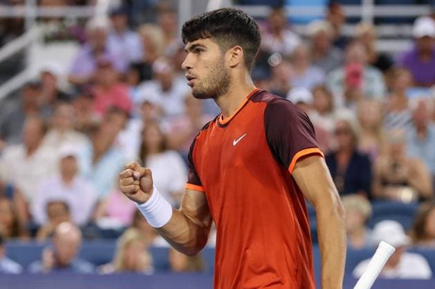 CINCINNATI, OH - AUGUST 15: Carlos Alcaraz of Spain reacts during the second round match of the Cincinnati Open on August 15, 2024, at Lindner Family Tennis Center in Mason, OH. (Photo by Ian Johnson Icon Sportswire) TENNIS: AUG 15 Cincinnati Open EDITORIAL USE ONLY Icon240815005