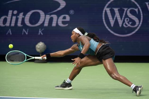 August 15, 2024, Mason, Oh, USA: 2024 Cincinnati Open Tennis, 2024 08 15 - Coco Gauff hits a ball against opponent Yulia Putintseva. ZUMAPress Mason USA - ZUMAn24_ 20240815_zaf_n24_120 Copyright: xWallyxNellx