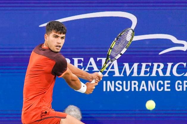 August 15, 2024, Mason, Ohio, USA: Carlos Alcaraz (ESP) returns a shot to Gael Monfils (not pictured)during the mens singles second round of the 2024 Cincinnati Open at Lindner Family Tennis Center. Mason USA - ZUMAw109 20240815_fap_w109_004 Copyright: xDebbyxWongx