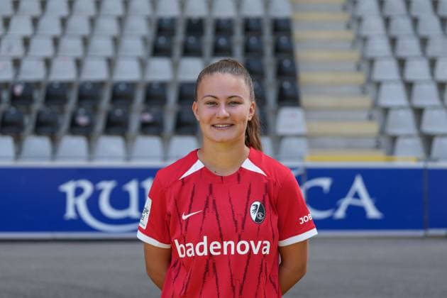 Annabel Schasching SC Freiburg, 19 Media Day in the 2024 2025 season with SC Freiburg Women Copyright: xArnexAmbergx