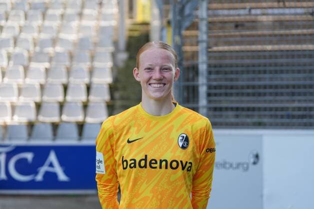 Rebecca Adamczyk SC Freiburg, 33 Media Day in the 2024 2025 season with SC Freiburg Women Copyright: xArnexAmbergx
