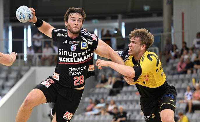 Sport Themen der Woche KW33 Sport Bilder des Tages 16.08.2024 - Handball - Saison 2024 2025 - Testspiel - Freundschaftsspiel : HSC 2000 Coburg - HC Erlangen HCE - - xwoxzix - Jonathan Svensson (28, HC Erlangen HCE ) Janis Pavels Valkovskis (26, HSC 2000 Coburg ) *** 16 08 2024 Handball season 2024 2025 Test match Friendly match HSC 2000 Coburg HC Erlangen HCE xwoxzix Jonathan Svensson 28, HC Erlangen HCE Janis Pavels Valkovskis 26, HSC 2000 Coburg