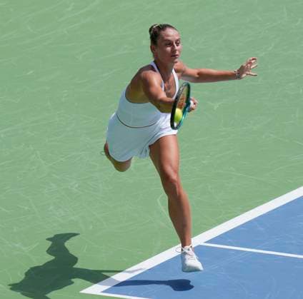August 16, 2024: Marta Kostyuk (UKR )loses to Iga Swiatek (POL) 6-2, 6-2 at the Cincinnati Open being played at Lindner Family Tennis Center in Mason, Ohio, {USA} Tennisclix Cal Media Mason USA - ZUMAc04_ 20240816_zma_c04_002 Copyright: xLesliexBillmanx