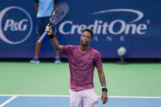 August 16, 2024, Mason, Ohio, USA: Gael Monfils (FRA) waves to the crowd after winning his match against Carlos Alcaraz (ESP)(not pictured) during the mens singles round of the 2024 Cincinnati Open at Lindner Family Tennis Center. Mason USA - ZUMAw109 20240816_fap_w109_001 Copyright: xDebbyxWongx