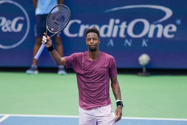 Sport Bilder des Tages August 16, 2024, Mason, Ohio, USA: Gael Monfils (FRA) waves to the crowd after winning his match against Carlos Alcaraz (ESP)(not pictured) during the mens singles round of the 2024 Cincinnati Open at Lindner Family Tennis Center. Mason USA - ZUMAw109 20240816_fap_w109_004 Copyright: xDebbyxWongx