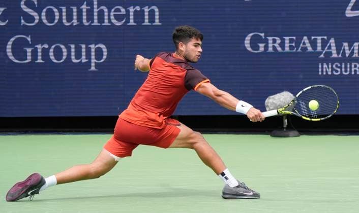 August 16, 2024: Carlos Alcaraz (ESP) loses to Gael Monfils (FRA) 4-6, 7-6, 6-4, at the Cincinnati Open being played at Lindner Family Tennis Center in Mason, Ohio, {USA} Ã‚ Tennisclix Cal Media Mason USA - ZUMAc04_ 20240816_zma_c04_025 Copyright: xLesliexBillmanx