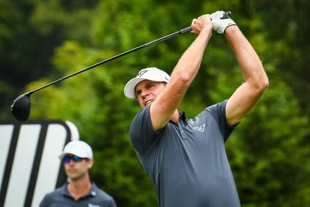 WHITE SULPHUR SPRINGS, WV - AUGUST 16: Hy Flyers GC s Brendan Steele hits his tee shot on the 12th hole during the first round of LIV Golf Greenbrier tournament at The Greenbrier Resort on August 16, 2024, in White Sulphur Springs, WV. (Photo by Brian Bishop Icon Sportswire) GOLF: AUG 16 LIV Golf League Greenbrier EDITORIAL USE ONLY Icon240816013