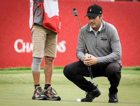 August 16, 2024, Calgary, Ab, CANADA: Mario Tiziani, of the United States, lines up his putt on the 17th green during the PGA, Golf Herren Tour Champions golf event in Calgary, Alta., Friday, Aug. 16, 2024. Mario Tiziani,  - ZUMAc35_ 20240816_zaf_c35_088 Copyright: xJeffxMcintoshx