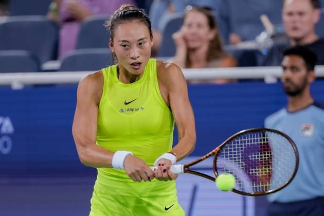 August 16, 2024, Mason, Ohio, U.S: Qinwen Zheng (Chn) hits a two-handed backhand during FridayÃ¢â‚¬â ¢s Round of Sixteen at the Cincinnati Open at the Lindner Family Tennis Center , Mason, Oh. Mason U.S - ZUMAs304 20240816_zaf_s304_256 Copyright: xScottxStuartx