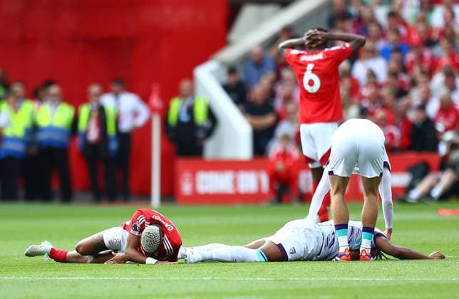 Sport Themen der Woche KW33 Danilo of Nottingham Forest looks injured Nottingham Forest v AFC Bournemouth, Premier League, Football, City Ground, Nottingham, UK, 17 Aug 2024 EDITORIAL USE ONLY No use with unauthorised audio, video, data, fixture lists, club league logos or live services. Online in-match use limited to 120 images, no video emulation. No use in betting, games or single club league player publications.  Copyright: xMichaelxZemanek Shutterstockx 14642164p