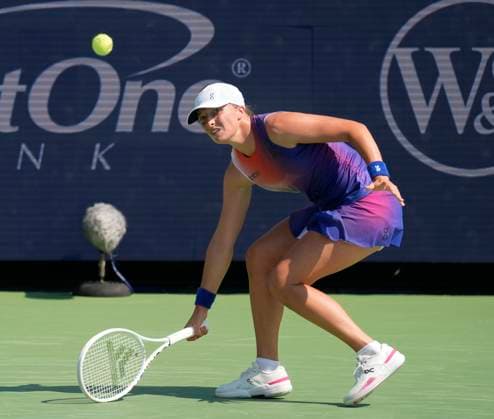 August 17, 2024: Iga Swiatek (POL) defeated Mirra Andreeva 4-6, 6-3, 7-5, at the Cincinnati Open being played at Lindner Family Tennis Center in Mason, Ohio. Ã‚ Tennisclix CSM Mason USA - ZUMAc04_ 20240817_zma_c04_057 Copyright: xLesliexBillmanx