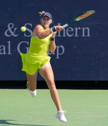 August 17, 2024: Mirra Andreeva loses to Iga Swiatek (POL) 4-6, 6-3, 7-5 at the Cincinnati Open being played at Lindner Family Tennis Center in Mason, Ohio, {USA} Ã‚ Tennisclix Cal Media Mason USA - ZUMAc04_ 20240817_zma_c04_061 Copyright: xLesliexBillmanx
