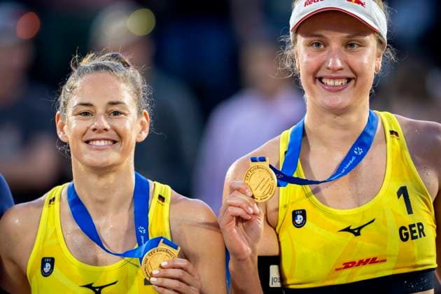Sport Bilder des Tages THE HAGUE - Svenja Muller and Cinja Tillmann (GER) after winning the final (w) of the 2024 European Beach volleyball, Beachvolleyball Championships. ANP SANDER KONING xVIxANPxSportx xxANPxIVx 506185251 originalFilename: 506185251.jpg