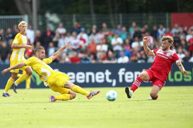Sport Themen der Woche KW33 Sport Bilder des Tages 17.08.2024, xtgx, Fussball DFB Pokal 1. Runde, Greifswalder FC - 1. FC Union Berlin emspor, v.l. Rani Khedira (Union Berlin, 8), Oliver Daedlow (Greifswald, 25) Zweikampf, Duell, Kampf, tackle (DFL DFB REGULATIONS PROHIBIT ANY USE OF PHOTOGRAPHS as IMAGE SEQUENCES and or QUASI-VIDEO) Greifswald *** 17 08 2024, xtgx, Fußball DFB Pokal 1 Runde, Greifswalder FC 1 FC Union Berlin emspor, v l Rani Khedira Union Berlin, 8 , Oliver Daedlow Greifswald, 25 Zweikampf, Duell, Kampf, tackle DFL DFB REGULATIONS PROHIBIT ANY USE OF PHOTOGRAPHS as IMAGE SEQUENCES and or QUASI VIDEO Greifswald
