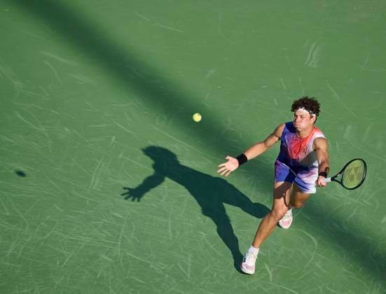 CINCINNATI, OH - AUGUST 17: Ben Shelton of the USA hits a forehand in the match against Alexander Zverev of Germany during the quarterfinal round of the Cincinnati Open at the Lindner Family Tennis Center on August 17, 2024 in Mason, OH. (Photo by Shelley Lipton Icon Sportswire) TENNIS: AUG 17 Cincinnati Open EDITORIAL USE ONLY Icon240817498
