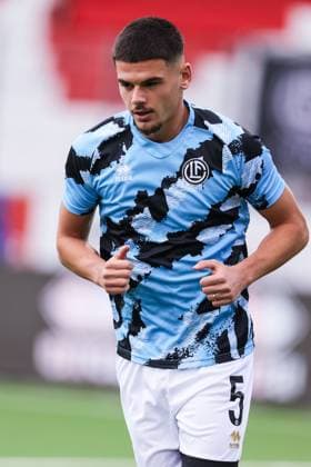 15 8 2024, Thun, Arena Thun, Uefa Europa League FC Lugano Partizan, 5 Albian Hajdari FC Lugano warming up Thun Arena Thun Bern Switzerland Copyright: xJustPictures.ch LuigixRizzox jp-en-LuRi-Lugano Partizan 00297