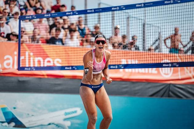 Beach volleyball women Allianz German Beach Tour 2024 Tourstop Kühlungsborn 2 17 08 2024 Sandra Ittlinger cheers Kühlungsborn beach at the pier Mecklenburg Western Pomerania Germany