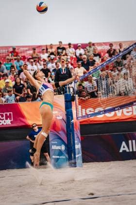 Beach volleyball women Allianz German Beach Tour 2024 Tourstop Kühlungsborn 2 18 08 2024 Kim van de Velde on the attack Kühlungsborn beach at the pier Mecklenburg Vorpommern Germany