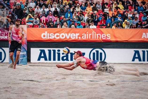 Beach volleyball men Allianz German Beach Tour 2024 Tourstop Kühlungsborn 2 18 08 2024 Yannick Harms jumps to the ball Kühlungsborn beach at the pier Mecklenburg Western Pomerania Germany