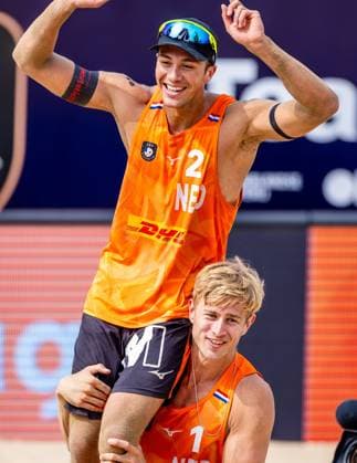 THE HAGUE - Steven van de Velde and Matthew Immers during the final for the bronze medal (m) of the 2024 European Beach volleyball, Beachvolleyball Championships. ANP IRIS VAN DEN BROEK xVIxANPxSportx xxANPxIVx 506246922 originalFilename: 506246922.jpg