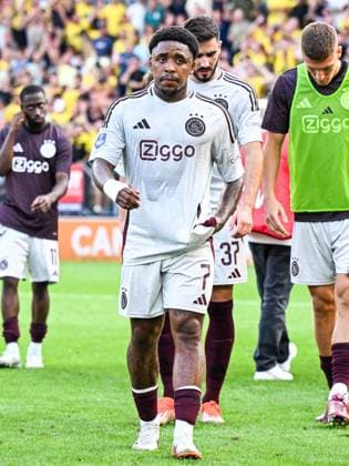 BREDA - Steven Bergwijn of Ajax is disappointed with the loss during the Dutch Eredivisie match between NAC Breda and Ajax Amsterdam at the Rat Verlegh Stadium on August 18, 2024 in Breda, Netherlands. ANP OLAF KRAAK Dutch Eredivisie 2024 25 xVIxANPxSportx xxANPxIVx 506264663 originalFilename: 506264663.jpg