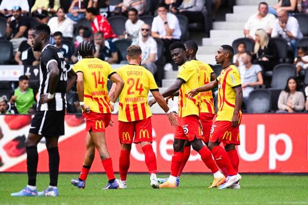 Wesley Said ( 22 - Lens ) celebrates with teammates during the Ligue 1 match between Angers SCO and RC Lens at Stade Raymond Kopa on August 18, 2024 in Angers, France. ( Photo by federico pestellini panoramic ) - FOOTBALL : Angers vs Lens - Ligue 1 - 18 08 2024 FedericoPestellini Panoramic 