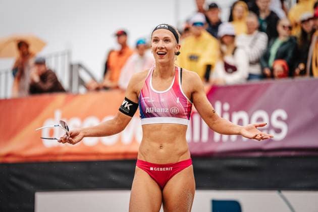 Beach volleyball women Allianz German Beach Tour 2024 Tour stop Kühlungsborn 2 18 08 2024 Sandra Ittlinger cannot understand the referees decision Kühlungsborn beach at the pier Mecklenburg-Vorpommern Germany