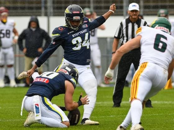 Lenny Krieg Stuttgart Surge 34, Florian Lengauer Stuttgart Surge 10 , Stuttgart Surge vs Barcelona Dragons, American Football, European League of Football, Matchday 13, Season 2024, 18 08 2024, Stuttgart Surge vs Barcelona Dragons, American Football, European League of Football, Matchday 13, Season 2024, 18 08 2024 Stuttgart Copyright: xEibner-Pressefoto FlorianxSchustx EP_FSU