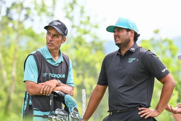 WHITE SULPHUR SPRINGS, WV - AUGUST 18: Torque GC s Sebastian Munoz talks to his caddie on the second tee during the final round of LIV Golf Greenbrier tournament at The Greenbrier Resort on August 18, 2024, in White Sulphur Springs, WV.(Photo by Brian Bishop Icon Sportswire) GOLF: AUG 18 LIV Golf League Greenbrier EDITORIAL USE ONLY Icon240818001