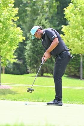 WHITE SULPHUR SPRINGS, WV - AUGUST 18: Torque GC s Sebastian Munoz putt s on the third hole during the final round of LIV Golf Greenbrier tournament at The Greenbrier Resort on August 18, 2024, in White Sulphur Springs, WV.(Photo by Brian Bishop Icon Sportswire) GOLF: AUG 18 LIV Golf League Greenbrier EDITORIAL USE ONLY Icon240818010