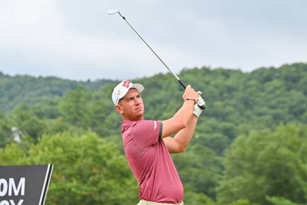 WHITE SULPHUR SPRINGS, WV - AUGUST 18: Ripper GC s Lucas Herbert watches his shot from the third tee during the final round of LIV Golf Greenbrier tournament at The Greenbrier Resort on August 18, 2024, in White Sulphur Springs, WV.(Photo by Brian Bishop Icon Sportswire) GOLF: AUG 18 LIV Golf League Greenbrier EDITORIAL USE ONLY Icon240818019
