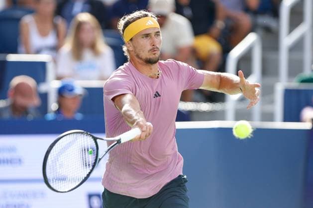 CINCINNATI, OH - AUGUST 18: Alexander Zverev of Germany hits a forehand during the semifinal round of the Cincinnati Open on August 18, 2024, at the Lindner Family Tennis Center in Mason, OH. (Photo by Ian Johnson Icon Sportswire) TENNIS: AUG 18 Cincinnati Open EDITORIAL USE ONLY Icon240818049
