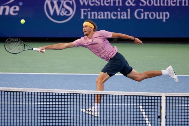 CINCINNATI, OH - AUGUST 18: Alexander Zverev of Germany hits a forehand during the semifinal round of the Cincinnati Open on August 18, 2024, at the Lindner Family Tennis Center in Mason, OH. (Photo by Ian Johnson Icon Sportswire) TENNIS: AUG 18 Cincinnati Open EDITORIAL USE ONLY Icon240818061