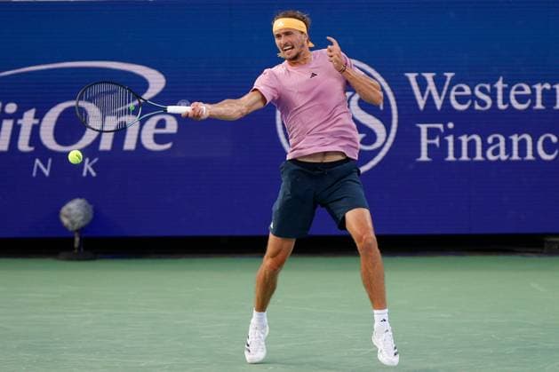 CINCINNATI, OH - AUGUST 18: Alexander Zverev of Germany hits a forehand during the semifinal round of the Cincinnati Open on August 18, 2024, at the Lindner Family Tennis Center in Mason, OH. (Photo by Ian Johnson Icon Sportswire) TENNIS: AUG 18 Cincinnati Open EDITORIAL USE ONLY Icon240818062