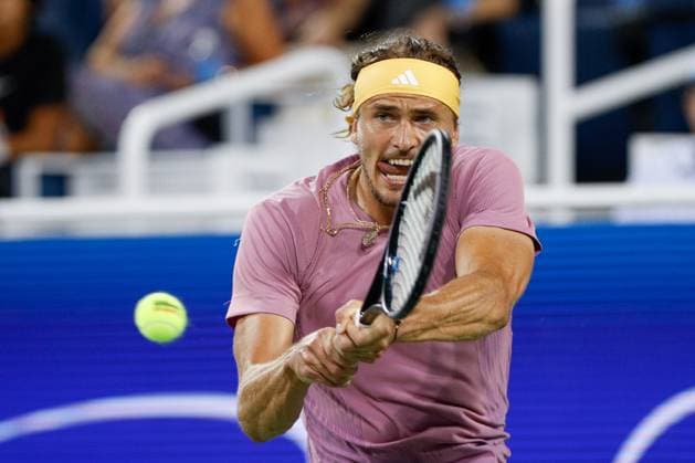 CINCINNATI, OH - AUGUST 18: Alexander Zverev of Germany hits a backhand during the semifinal round of the Cincinnati Open on August 18, 2024, at the Lindner Family Tennis Center in Mason, OH. (Photo by Ian Johnson Icon Sportswire) TENNIS: AUG 18 Cincinnati Open EDITORIAL USE ONLY Icon240818082