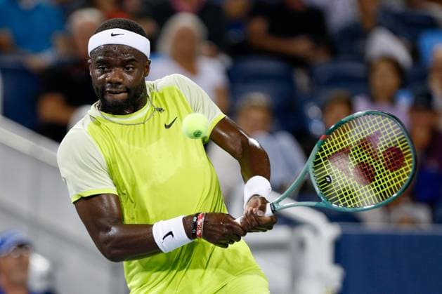 CINCINNATI, OH - AUGUST 18: Frances Tiafoe hits a backhand during the semifinal round of the Cincinnati Open on August 18, 2024, at the Lindner Family Tennis Center in Mason, OH. (Photo by Ian Johnson Icon Sportswire) TENNIS: AUG 18 Cincinnati Open EDITORIAL USE ONLY Icon240818101