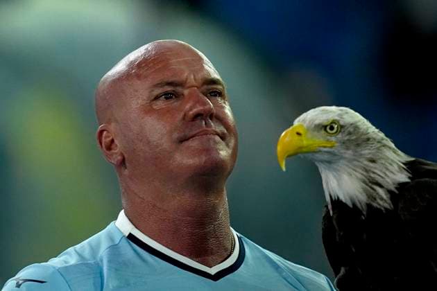 The eagle trainer Juan Bernabe with the SS Lazio mascotte eagle Olympia, Serie A EniLive, SS Lazio v Venezia, Olimpico Stadium, August 18, 2024, Rome, Italy.