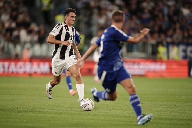 Juventus& x2019; Andrea Cambiaso during the Serie A soccer match between Juventus and Como at the Allianz Stadium in Turin, north west Italy - Monday, August 19, 2024. - Soccer .  Copyright: xMarcoxAlpozzi LaPressex