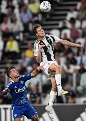 Db Torino 19 08 2024 - campionato di calcio serie A Juventus-Como foto Daniele Buffa Image nella foto: Kenan Yildiz-Gabriel Strefezza 