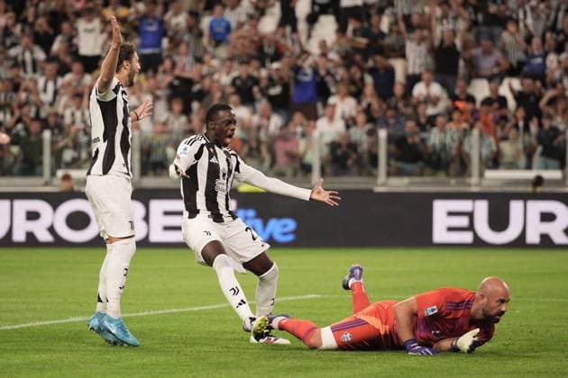 Juventus& x2019; Manuel Locatelli , Juventus& x2019; Timothy Weah celebrtes during the Serie A soccer match between Juventus and Como at the Allianz Stadium in Turin, north west Italy - Monday, August 19, 2024. - Soccer .  Copyright: xMarcoxAlpozzi LaPressex